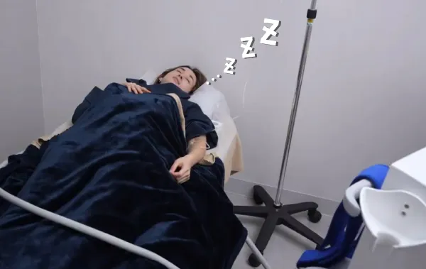 医療ダイエットの最中に寝る様子